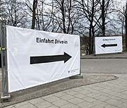Weitere „Drive-In“-Station auf der Theresienwiese eröffnet zur Abstrichentnahme bei Verdacht auf eine Corona-Virusinfektion (©Foto: Martin Schmitz)